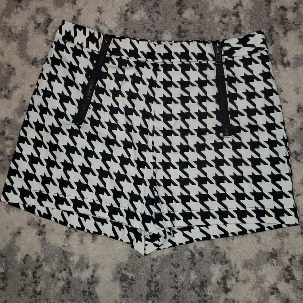 Forever 21 || Shorts black white print || Sm NWT